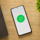 صورة للمقال بعنوان كيفية تمكين Android 12 & # 39 ؛ s & # 39 ؛ Material You & # 39 ؛ موضوع ديناميكي في وقت مبكر
